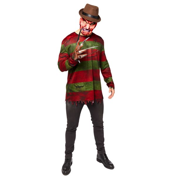 Ein Mann präsentiert ein gruseliges Freddy Krüger Kostüm für Herren aus dem Film Nightmare on Elm Street, inklusive einer Maske für Erwachsene.