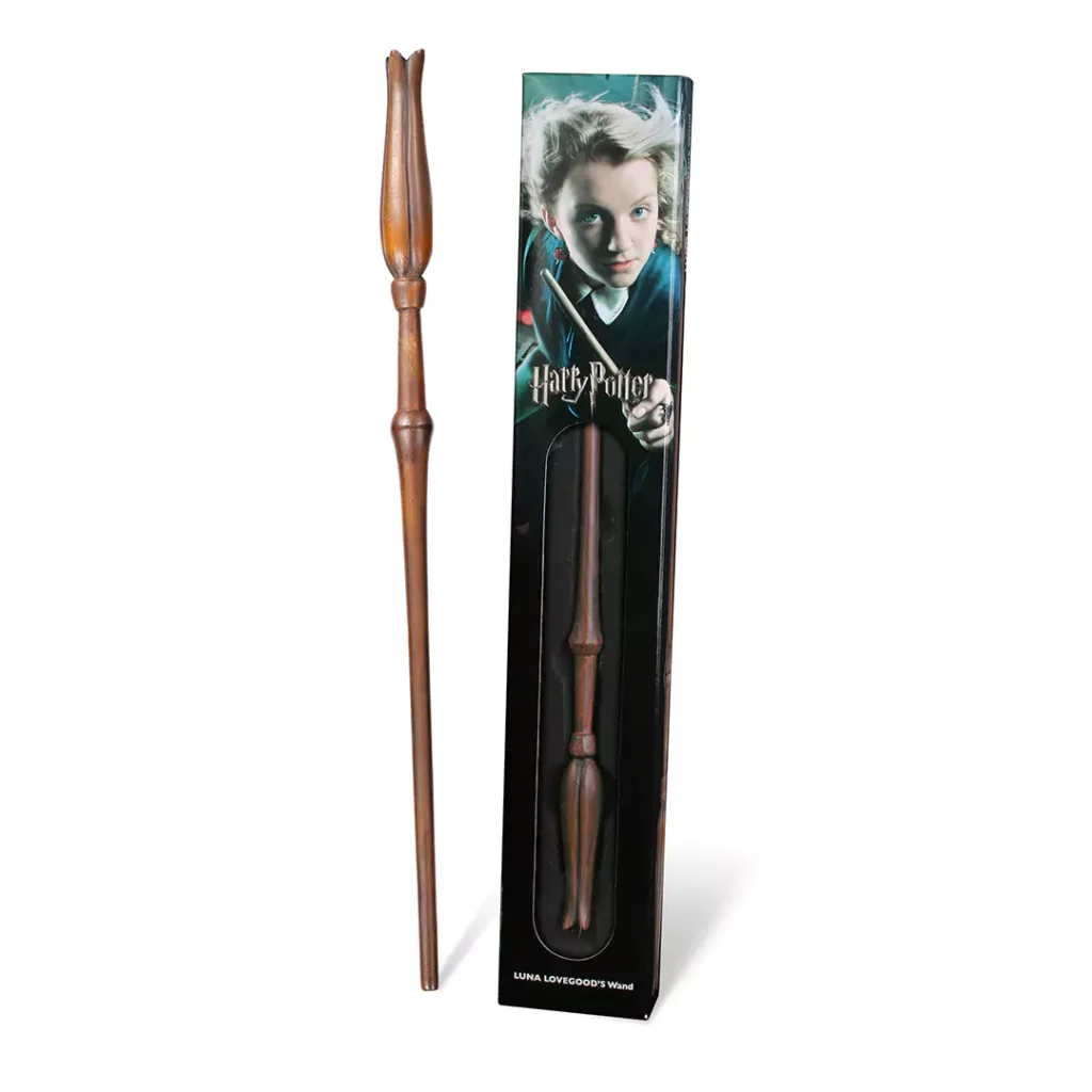Heller Zauberstab von Luna Lovegood (Harry Potter) mit einem markanten Griff in Form einer geschlossenen Tulpenblüte.