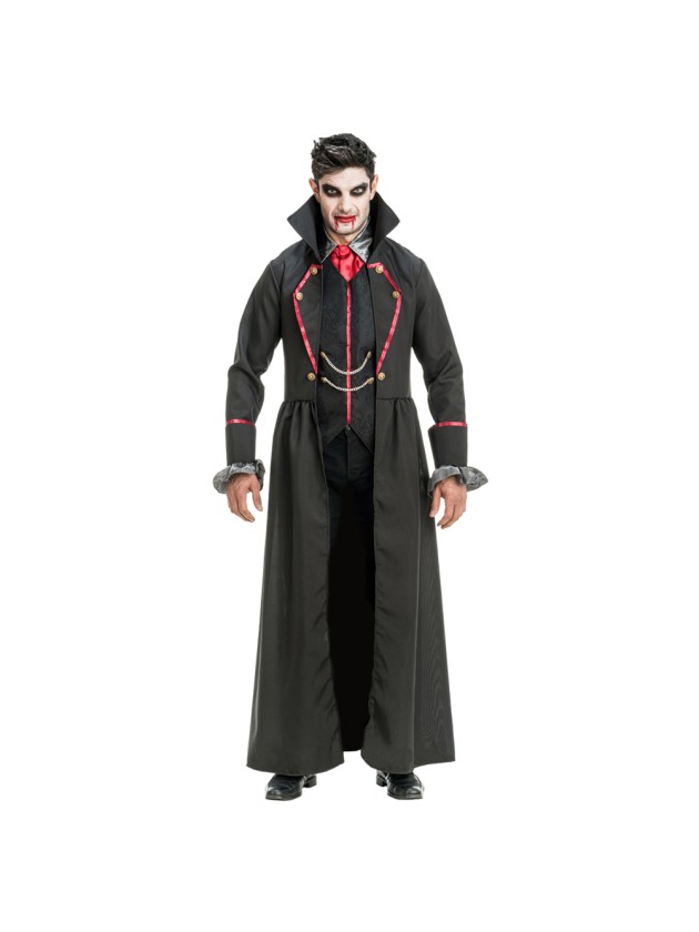 Ein Mann zeigt ein hochwertiges Vampir Kostüm für Herren. Dieses elegante Blutsauger-Outfit für die Halloween-Party 2026 könnt ihr direkt bei uns im Kostümladen in Berlin finden.