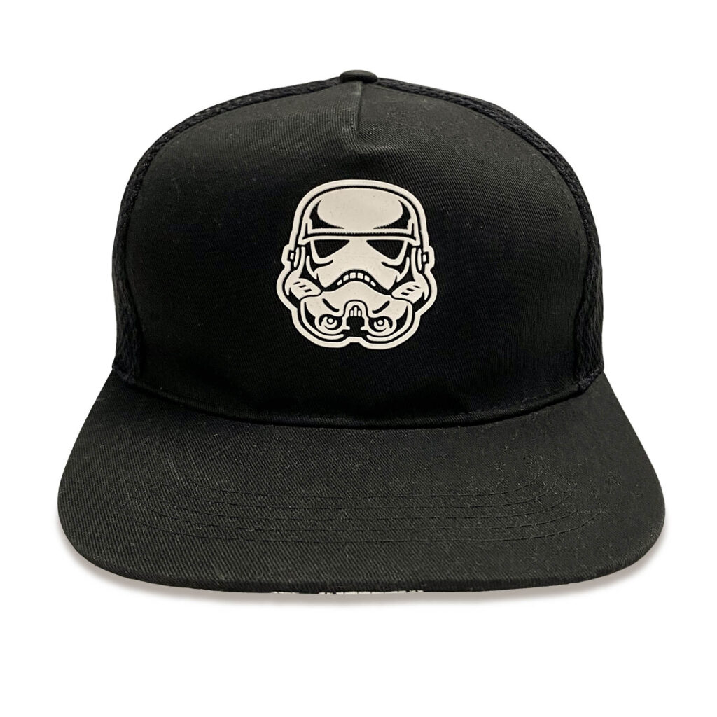 Schwarzes Star Wars Basecap mit Stormtrooper Motiv
