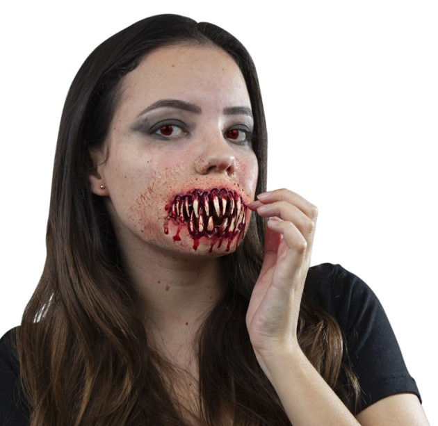Latex-Zähne für ein Monster-Kostüm zum Kaufen im Kostümladen in Berlin.