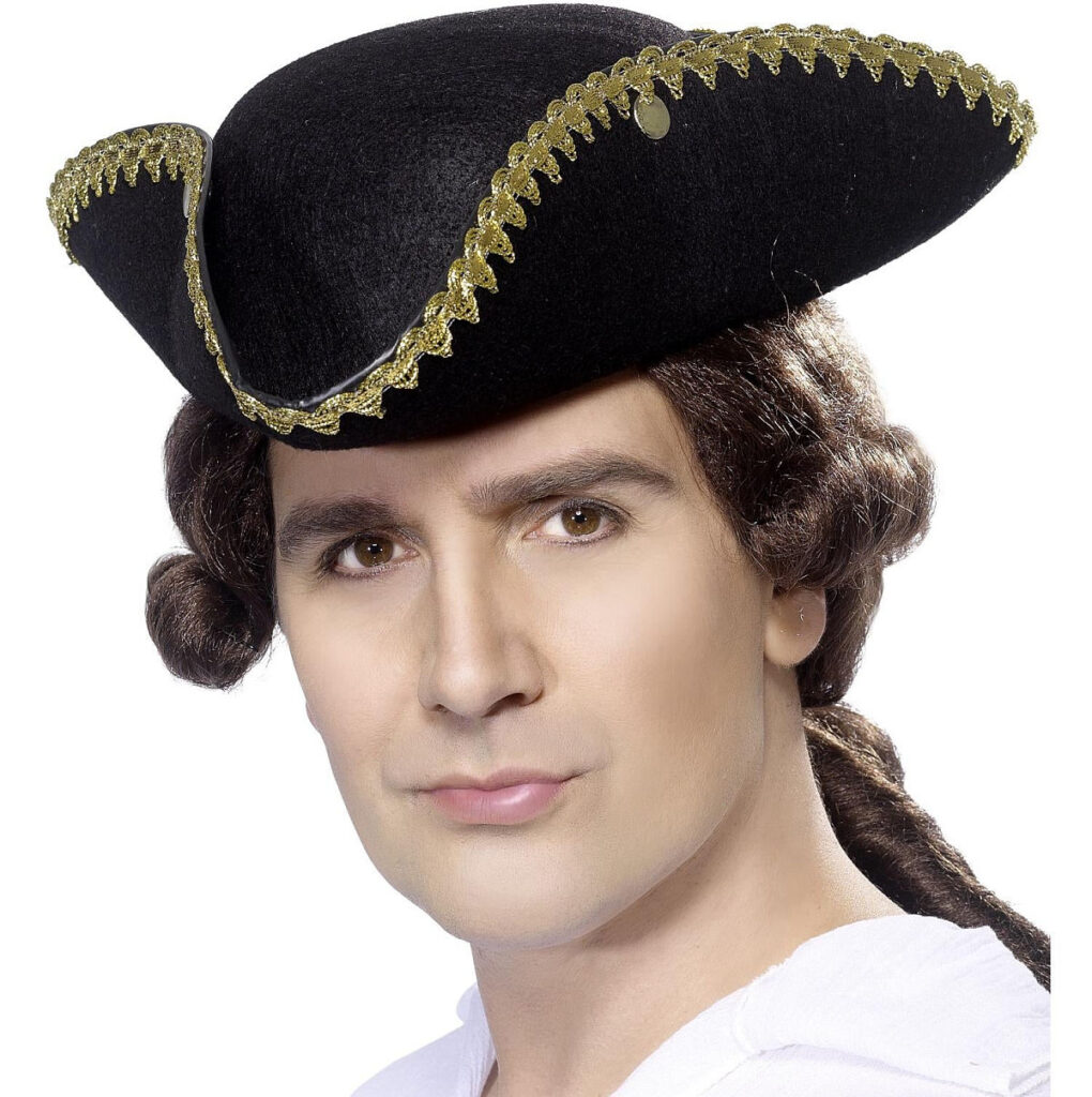 Hier ist der Alttext für das Bild: Ein klassischer schwarzer Dreispitz-Piratenhut mit verzierter Goldborte an den Rändern.