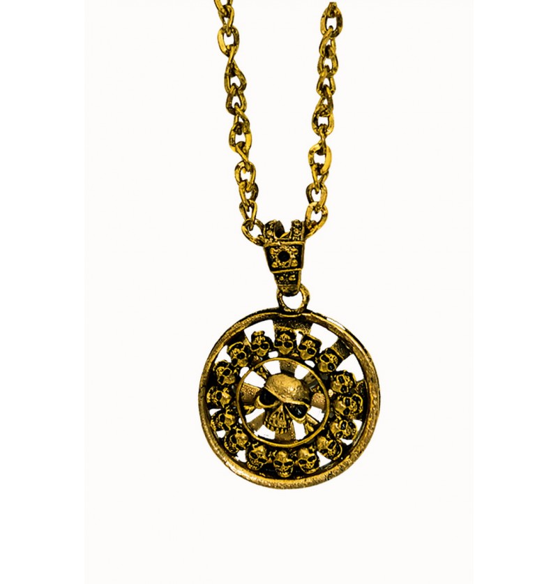 Eine auffällige, goldfarbene Halskette als Kostüm-Accessoire mit einem markanten Piraten-Anhänger, mit einem Totenkopf.